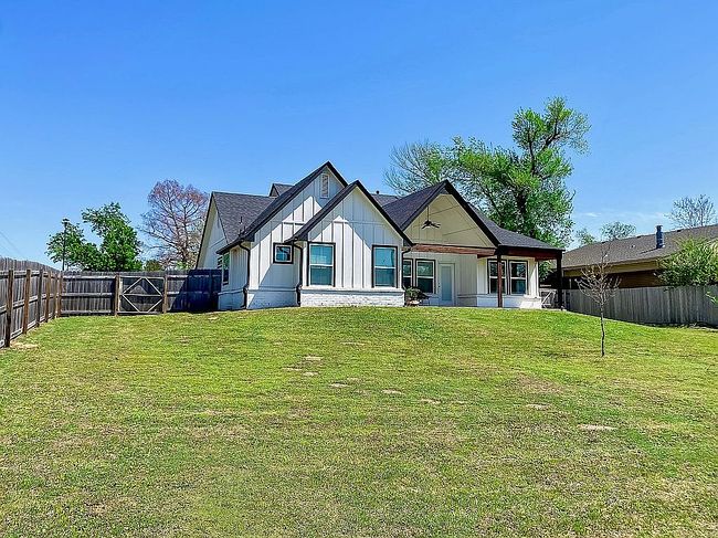 Photo of 910 N Ash Ave, Sand Springs, OK