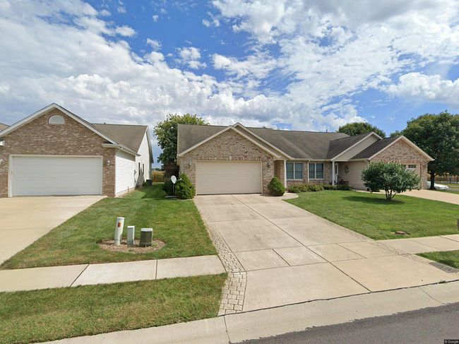 Photo of 4416 Castle Pines Dr, Springfield, IL
