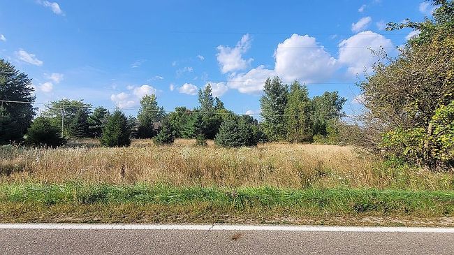Photo of E River Rd