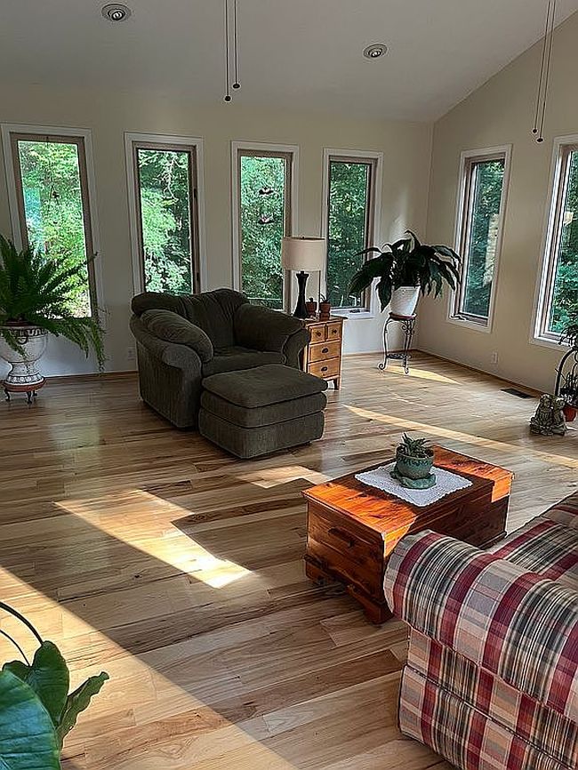 965 Spring Hill Rd, Paris, TN