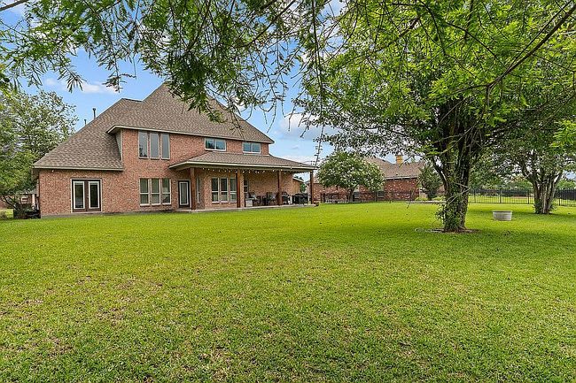 Image of 1588 Lake Pointe Ave