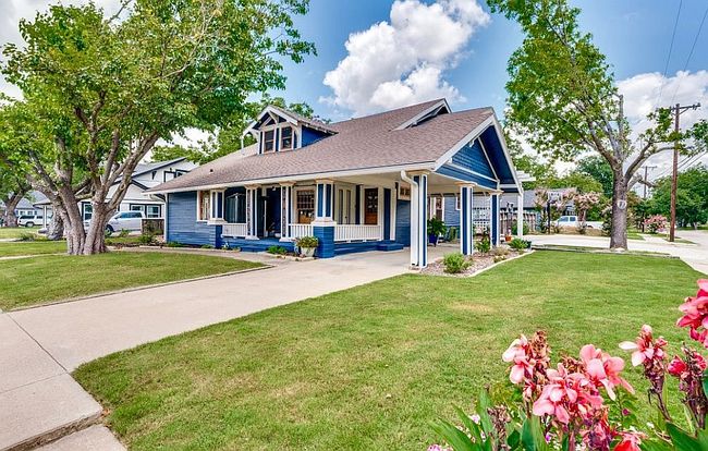 Photo of 132 S Ward St, Italy, TX