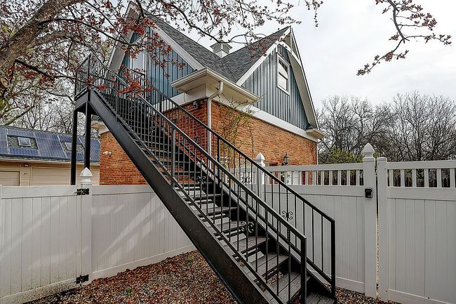 Additional photo 3 of property located at 320 E Mulberry St