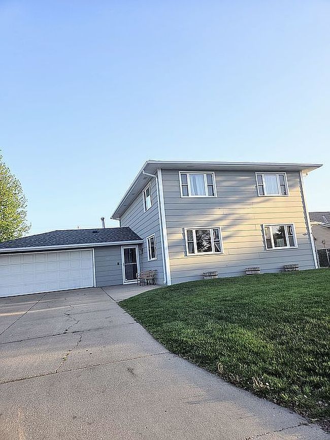 Image of 1027 E Nebraska Ave