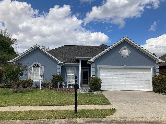 Image of 115 Old Brook Pl