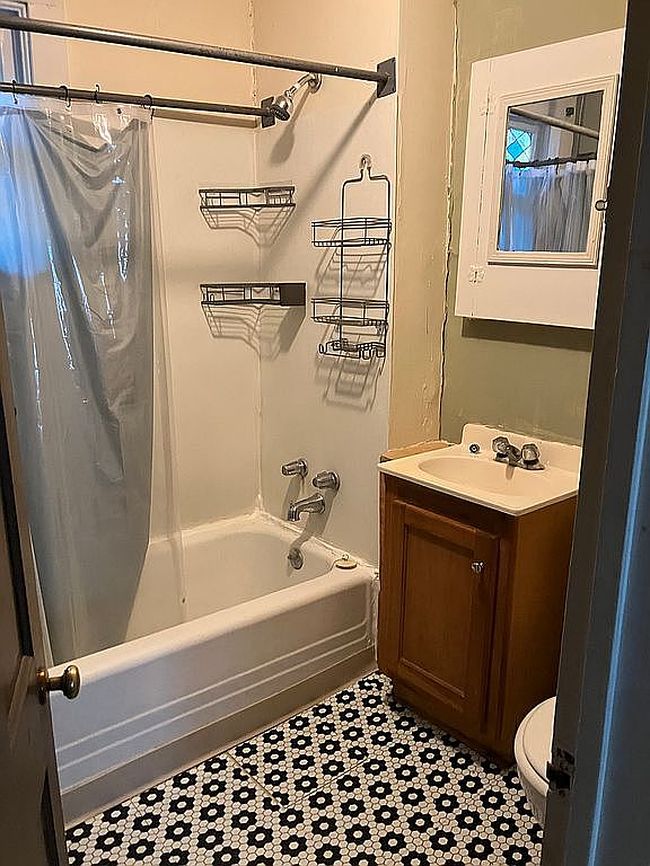 Image of 1400 Oak Hill Ave