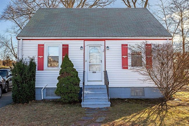 Photo of 11 Raymond Rd, Stoneham, MA