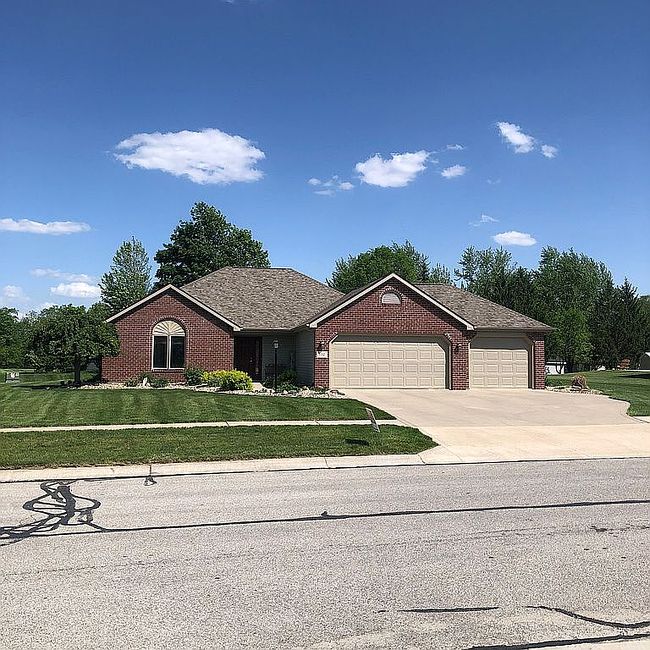 Photo of 152 N Westchester Dr, Columbia City, IN