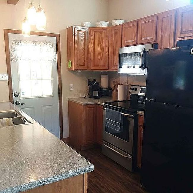 Image of 6927 W Maine St