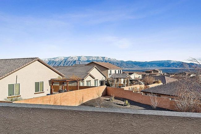 Photo of 712 Palo Alto Dr Ne, Rio Rancho, NM