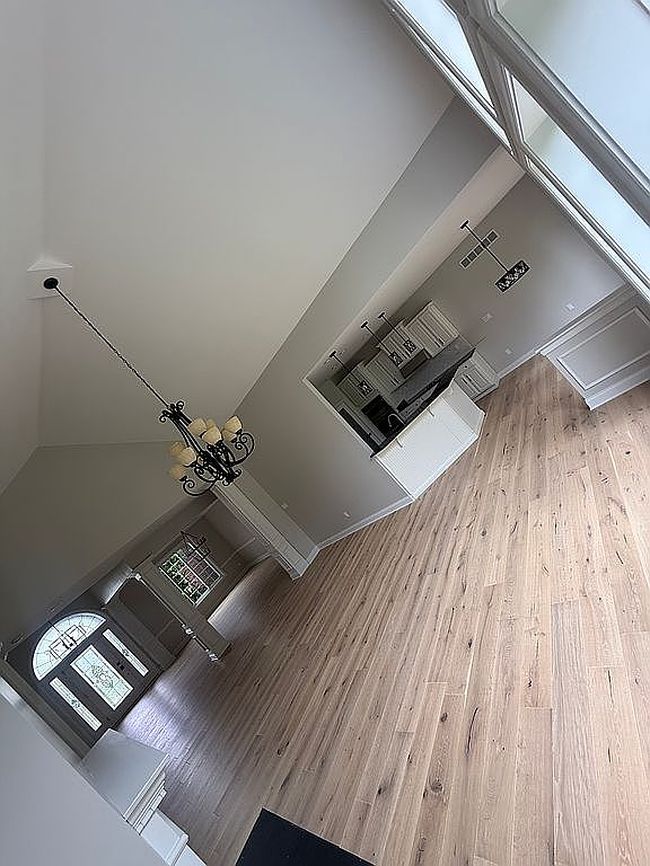 Additional photo 2 of property located at 227 Evergreen Gdn