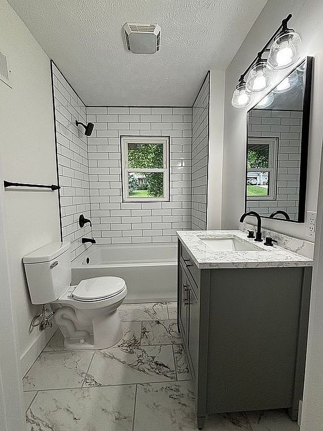 Image of 1113 S 94th St