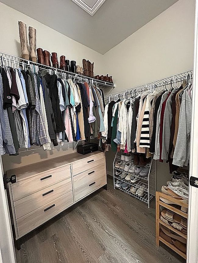 Image of 400 Bucksley Ln Unit 301
