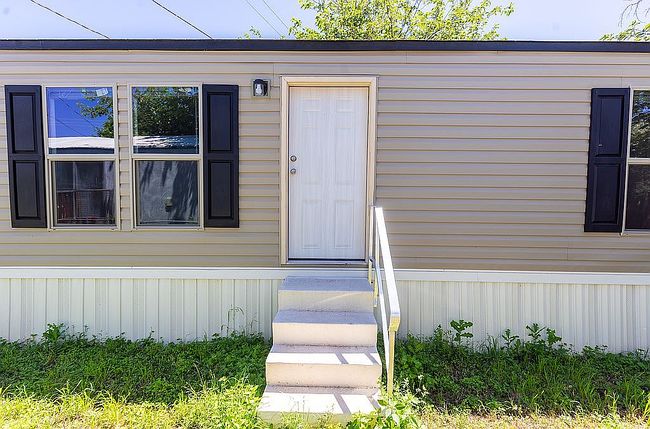 Image of 225 Arnold Blvd Trailer 46