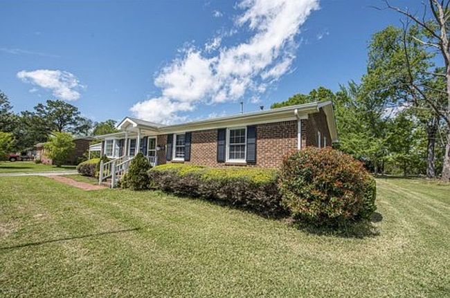 Image of 2600 N Hills Dr