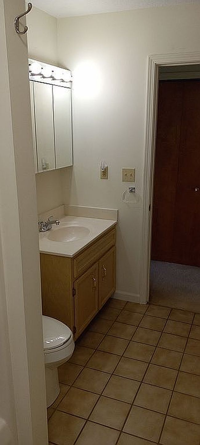 Photo of 1215 S Airport Rd, Decatur, IL