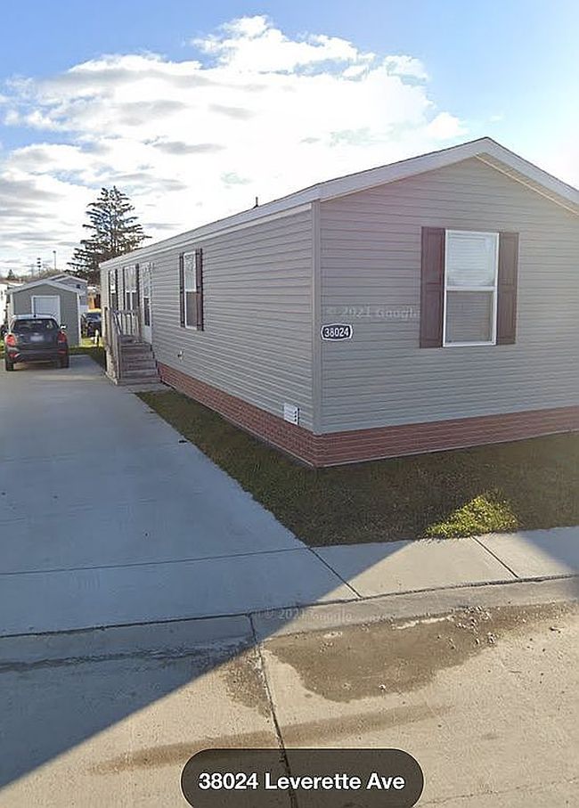 Photo of 38024 Leverette Ave #426, Clinton Township, MI