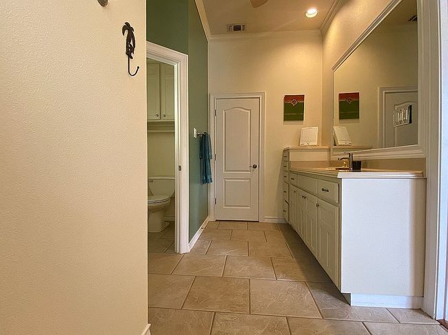 Additional photo 1 of property located at 8527 Oakview Pass