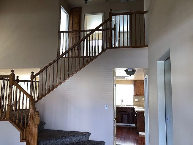 Image of 230 W Cromwell Ave