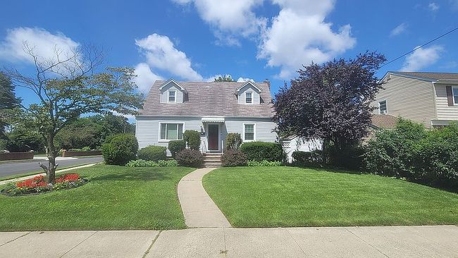 Photo of 186 Green St, Valley Stream, NY