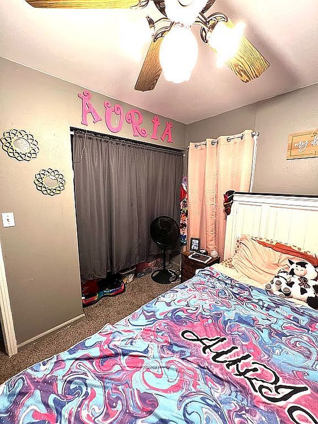 Photo of 2233 Sloan St, Manhattan, KS