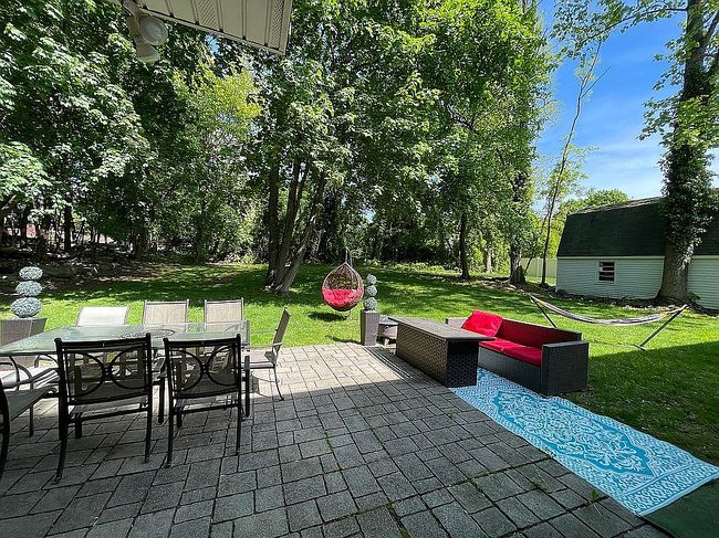 Image of 2 Rosmel Dr