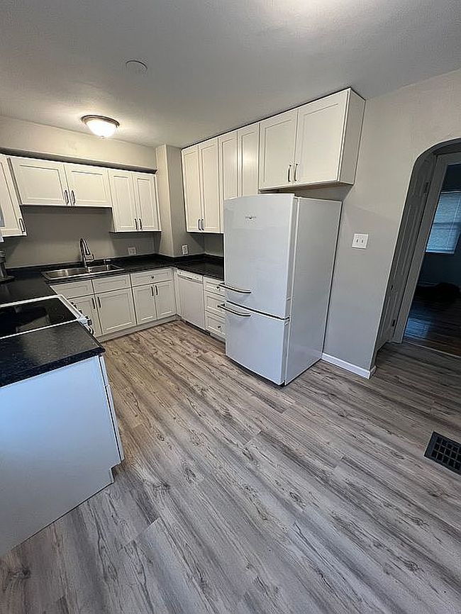 Preview of property located at 2725 Shroyer Rd