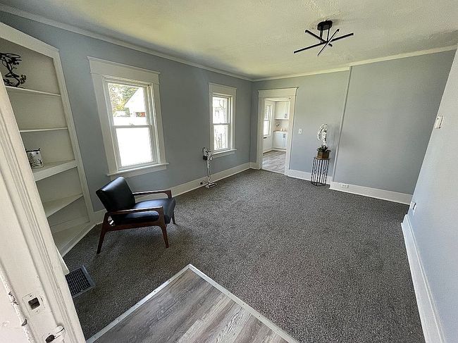 Image of 1839 W 32nd St