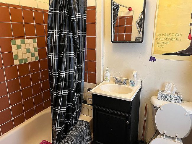 Additional photo 1 of property located at 427 W Coulter St