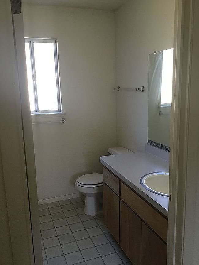 Photo of 2212 Glacier Dr, Davis, CA
