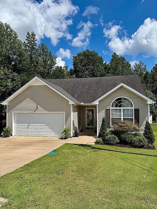 Photo of 235 Foxfire Rd