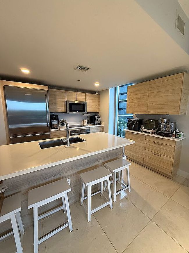 Image of 16385 Biscayne Blvd Unit 301