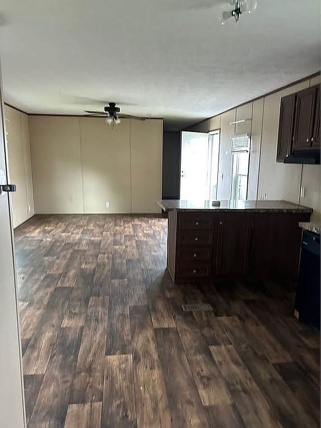 Additional photo 3 of property located at 558 E Nine Mile Rd #50