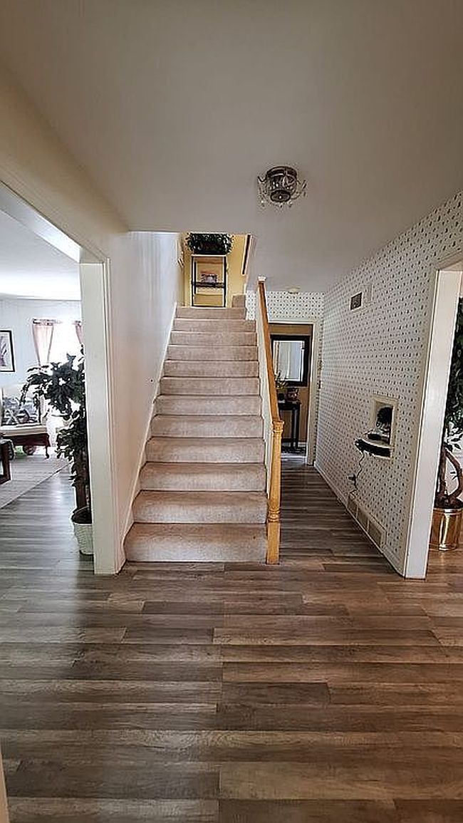 Image of 302 Bissell St