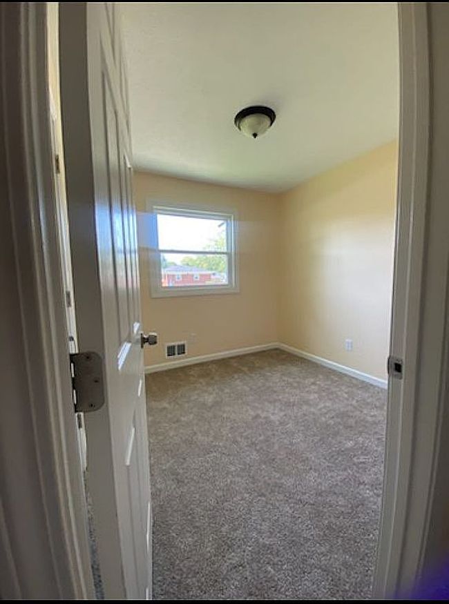 Photo of 6019 Orville Dr, Louisville, KY