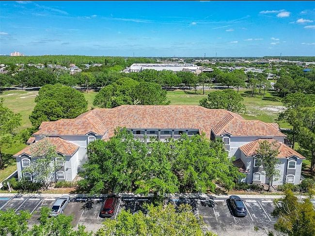 Photo of 13827 Fairway Island Dr, Orlando, FL