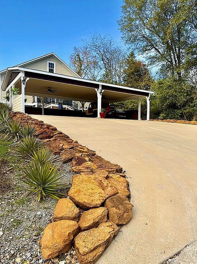 Image of 408 W Lake
