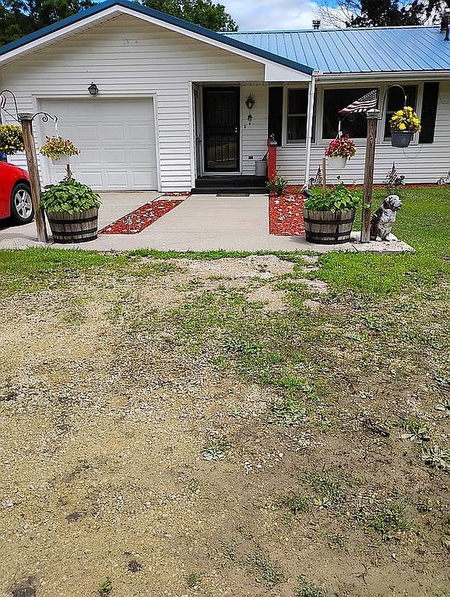 Photo of 9793 State Route 84 S, Hanover, IL