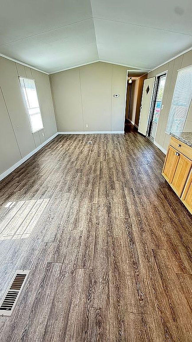 Image of 419 Sunflower Ln