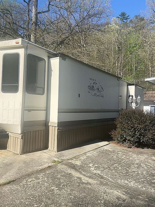 Image of 226 Creekview Dr