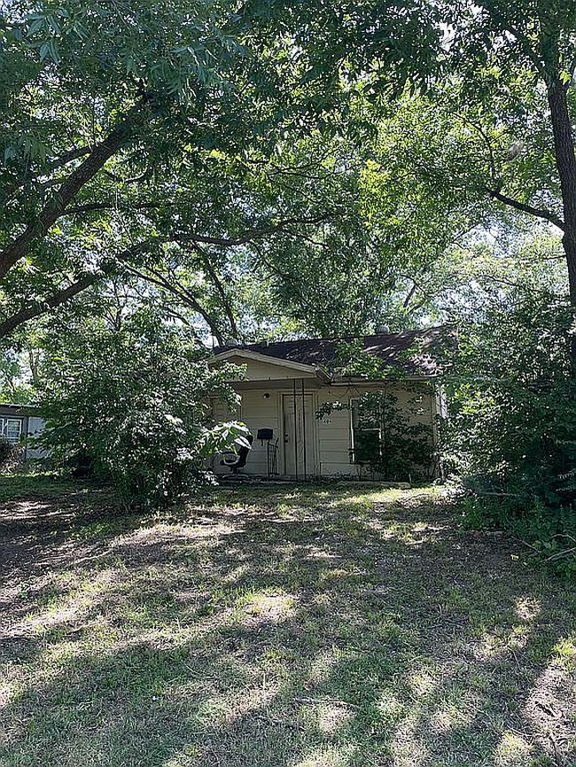 Photo of 404 N 8th St, Okemah, OK