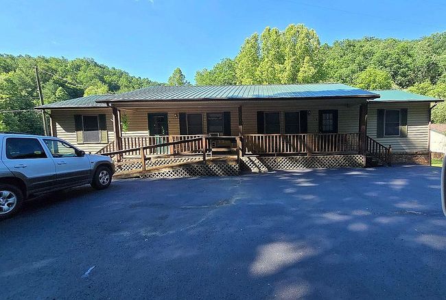 Image of 372 Castle Frk #A-B