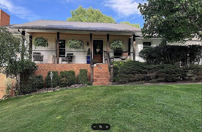 Photo of 793 Marion Ave