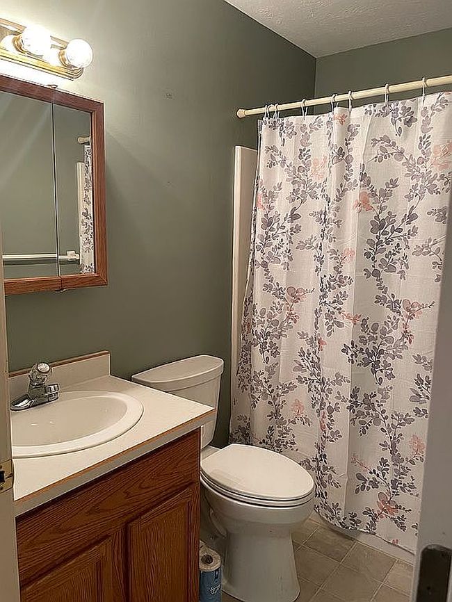 Image of 1502 E Union Ln