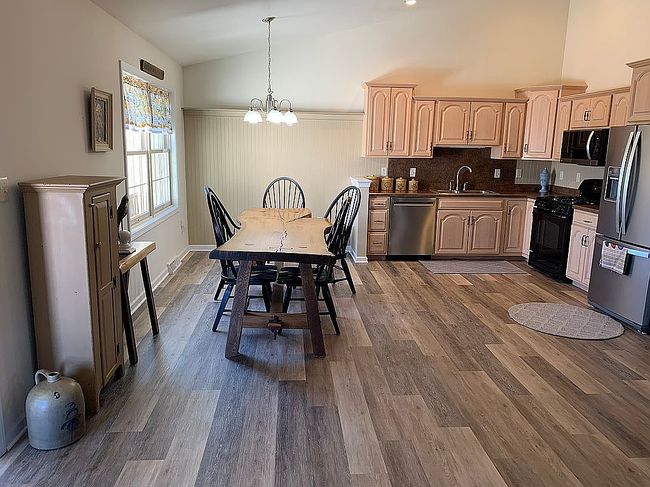 Preview of property located at 902 Cambridge Dr