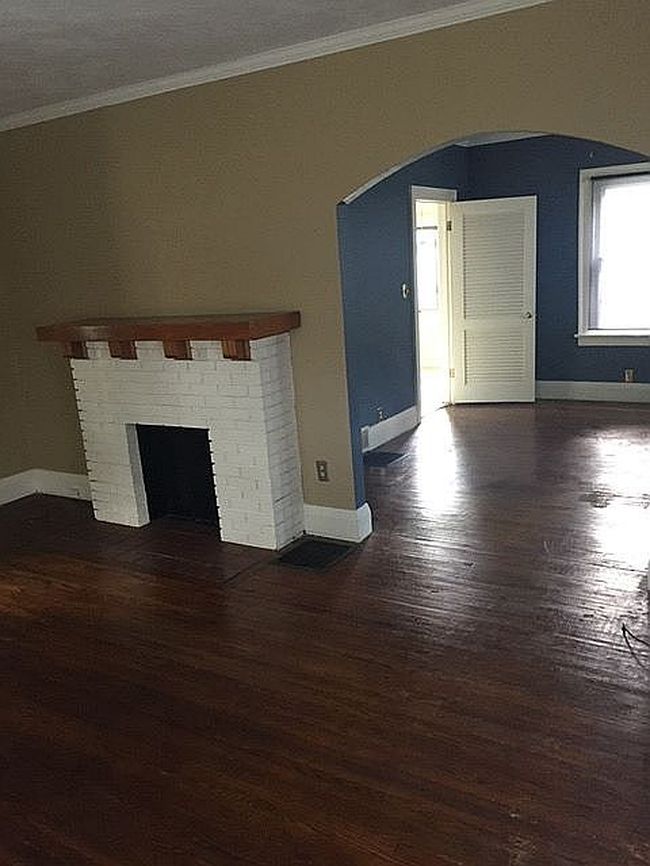 Additional photo 3 of property located at 1425 Vassar Dr