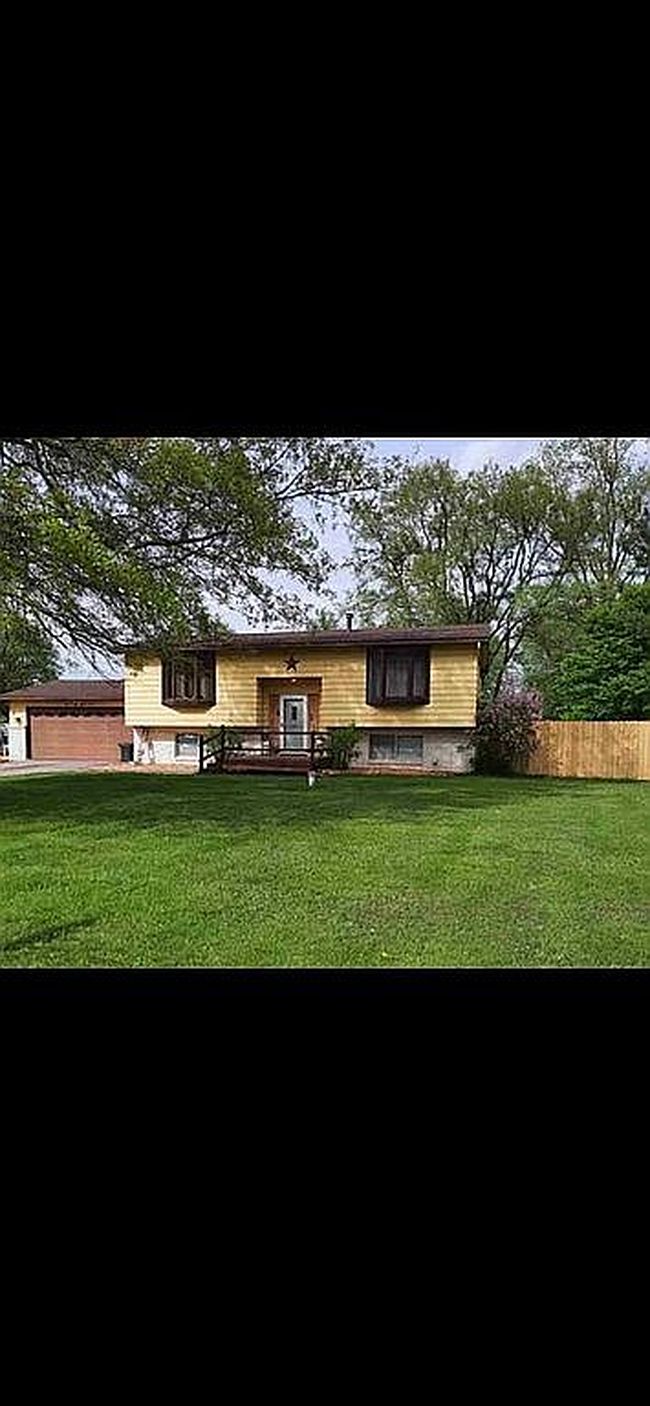 Photo of 12821 Cimarron Dr, Birch Run, MI