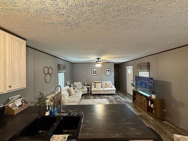 Image of 411 Amanda Dr
