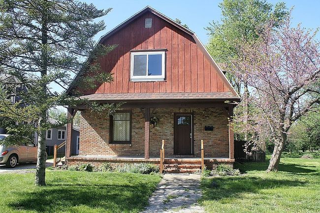 Photo of 950 W Lafayette Ave, Jacksonville, IL