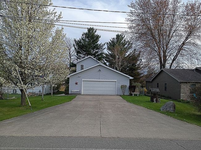 Photo of 1361 Mckimmy Dr, Beaverton, MI